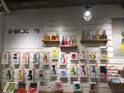 ウォールにて展開 D Bros ディーブロス Flower Vase 6月30日まで 函館 蔦屋書店